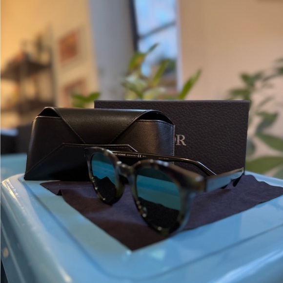 Dior Sunglasses - Picture 3 of 6